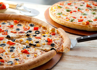 פיצה האט משפחתית ב- 10 ₪ כולל תוספת אחת